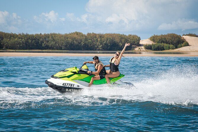 Gold Coast & Surfers Paradise - Parasail & V8 Jetboat Combo - Who Will Love This Tour?
