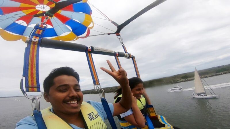 Gold Coast: Surfers Paradise Parasailing with Free Photos - Key Points