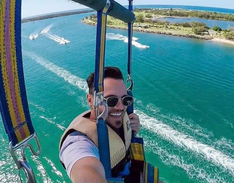 Gold Coast: Surfers Parasailing with Free Photos - FAQs