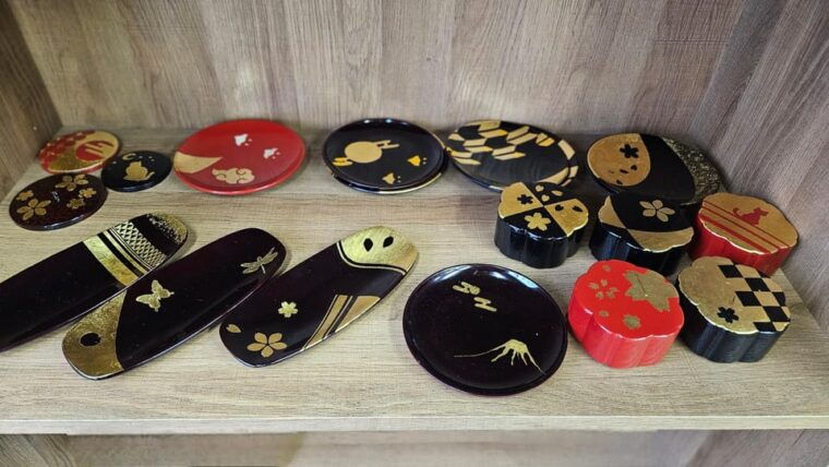 gold-leaf-art-experience-in-tokyo