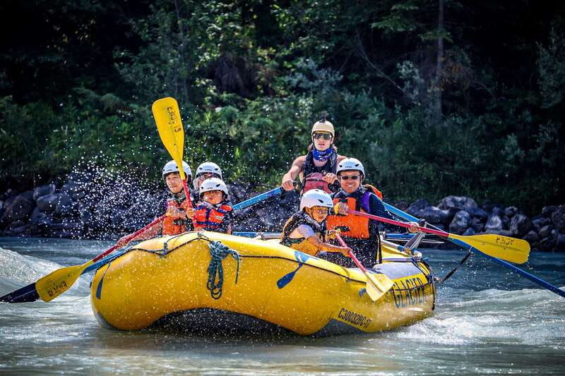 golden-bc-kicking-horse-river-family-rafting-with-lunch