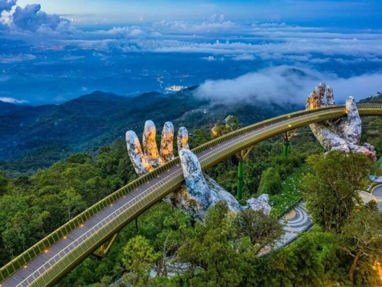 golden-bridge-ba-na-hills-luxury-group-from-hoi-an-da-nang