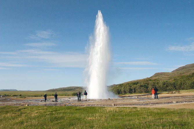 golden-circle-7-hours-bus-tour-from-reykjavik