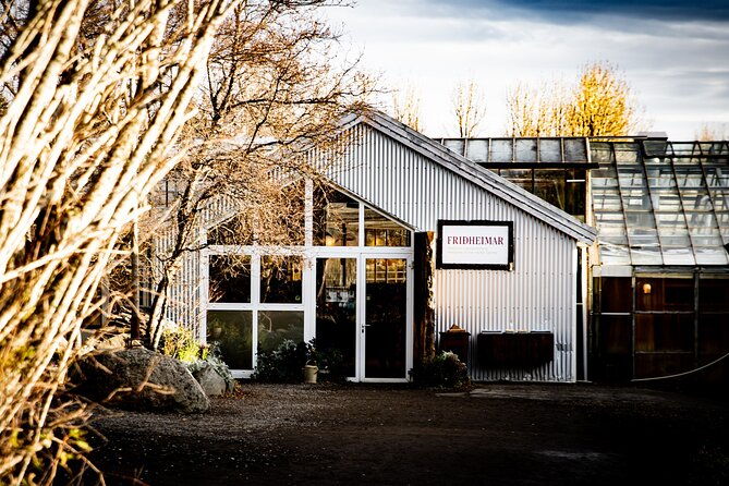 golden-circle-fridheimar-secret-lagoon-small-group-tour