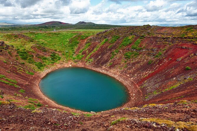 golden-circle-of-iceland-small-group-russian-speaking-guide