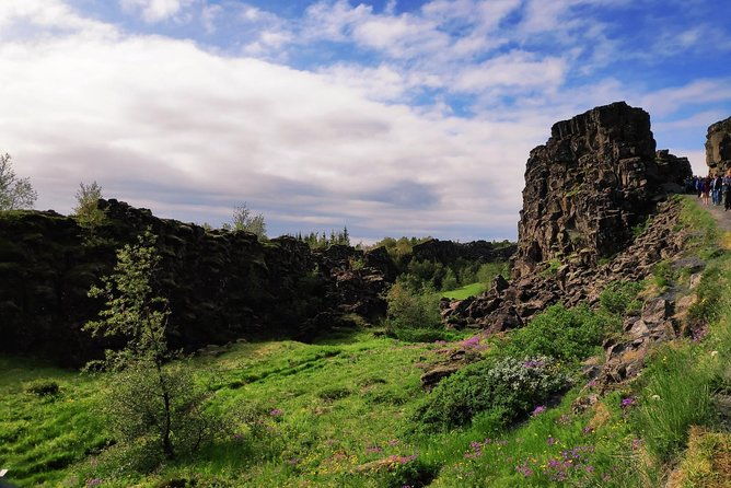 golden-circle-secret-lagoon-luxury-private-tour-in-a-new-luxury-mercedes-benz