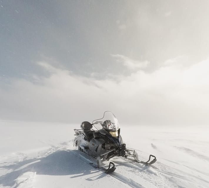 golden-circle-super-jeep-snowmobiling-tour-pick-up-0830