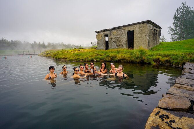 golden-circle-with-tomato-farm-lunch-secret-lagoon-bathing