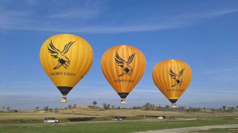 golden-eagle-ballooning-in-bagan