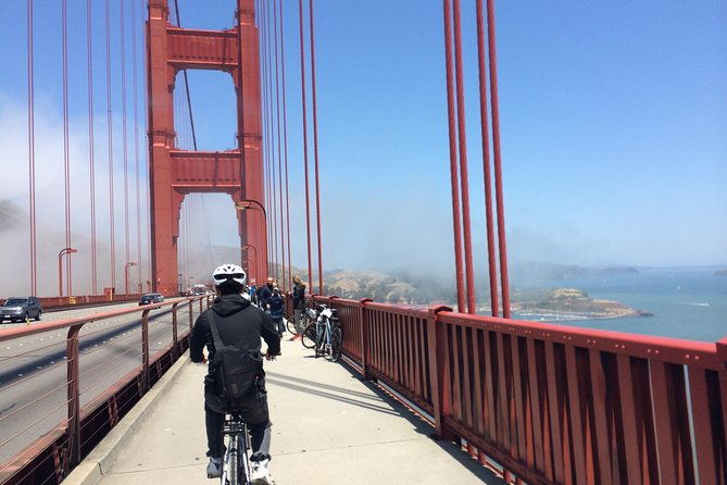 golden-gate-bridge-bike-rentals-very-close-to-the-bridge