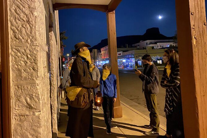 golden-ghosts-spirits-haunted-pub-crawl