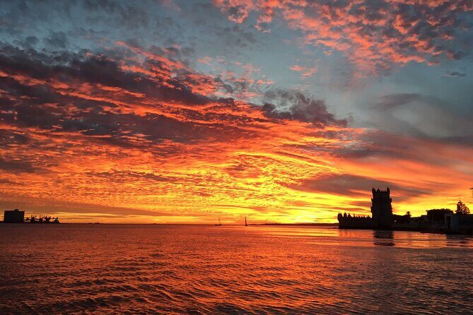 Golden Hour Boat Tour - Sailing by the Monuments with Wine - Frequently Asked Questions