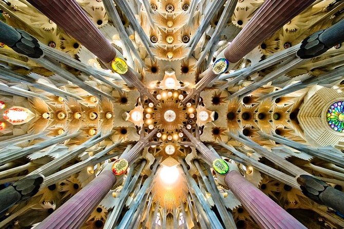 golden-hour-in-gaudis-sagrada-familia-with-expert-guide