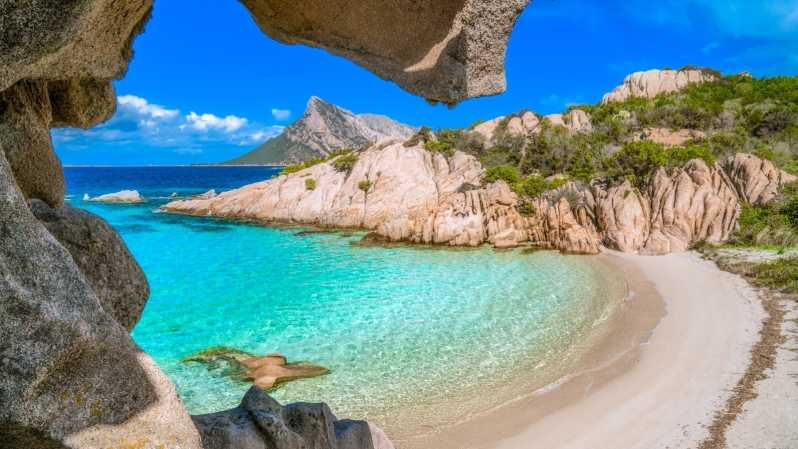 golfo-aranci-tavolara-and-molara-snorkeling-dinghy-tour