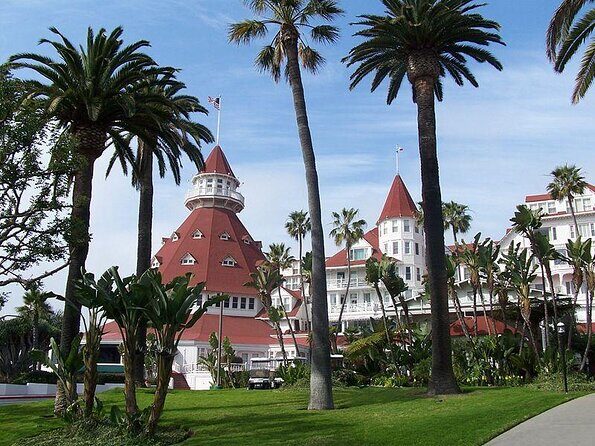 Gondola Cruise through the Coronado Cays - A Beautiful Ride Through Coronado Cays: The Gondola Cruise Experience