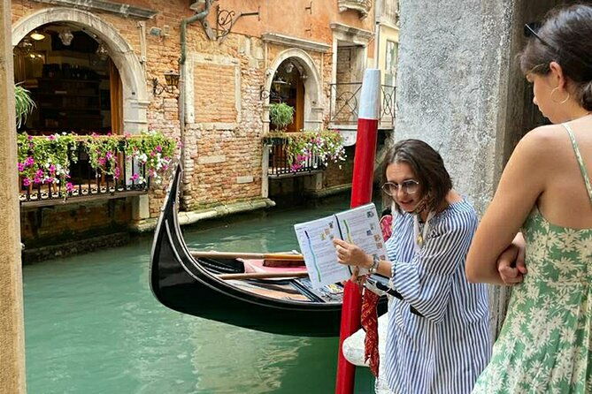 gondola-ride-or-motor-boat-tour-in-venice