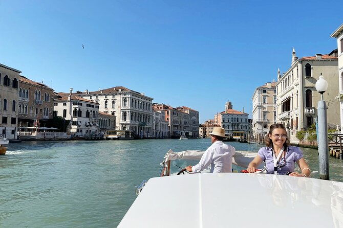 gondola-ride-or-motor-boat-tour-in-venice
