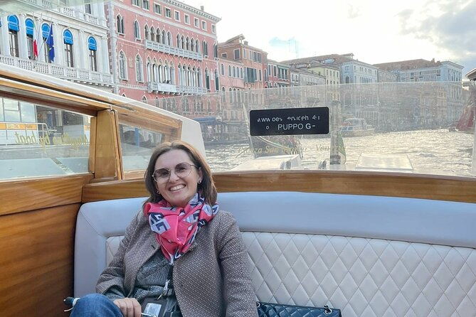 gondola-ride-or-motor-boat-tour-in-venice