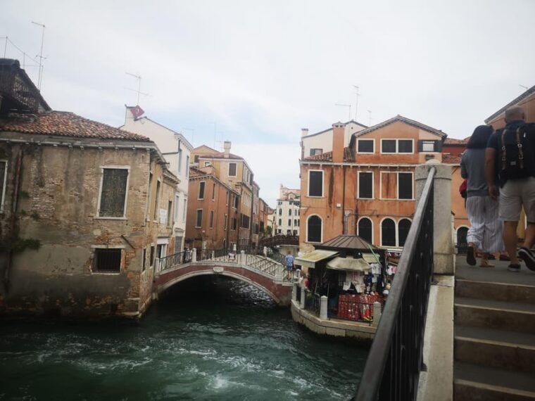 gondola-ride-venice-walking-tour