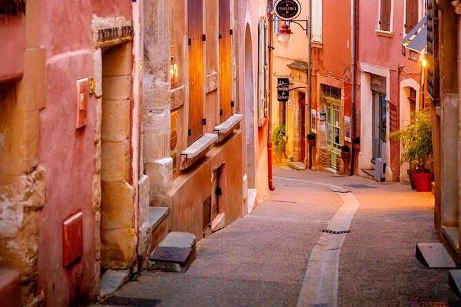 gordes-roussillon-ochre-trail-fontaine-de-vaucluse