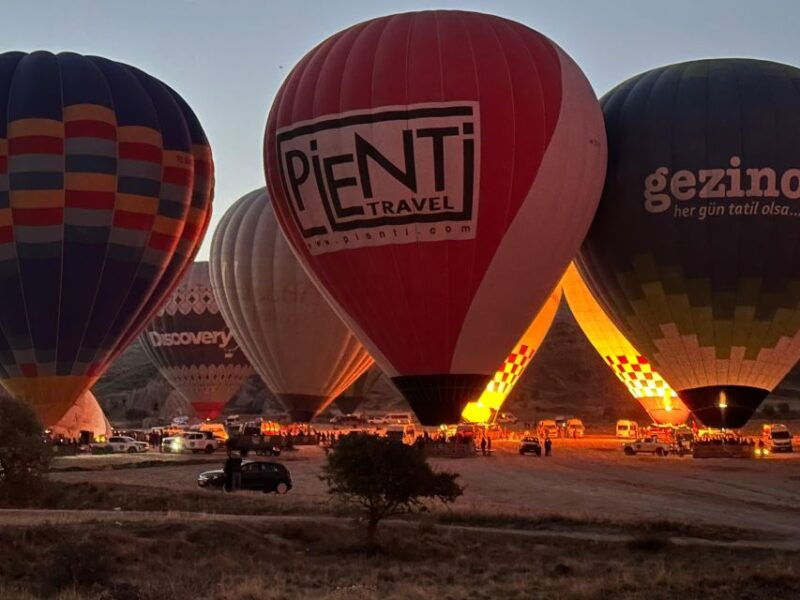 goreme-valleys-photo-session-with-balloons-and-vintage-car
