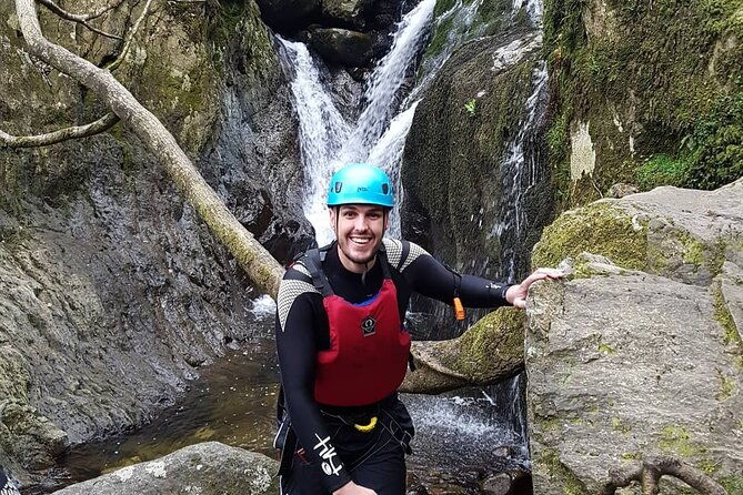 gorge-scrambling-in-snowdonia