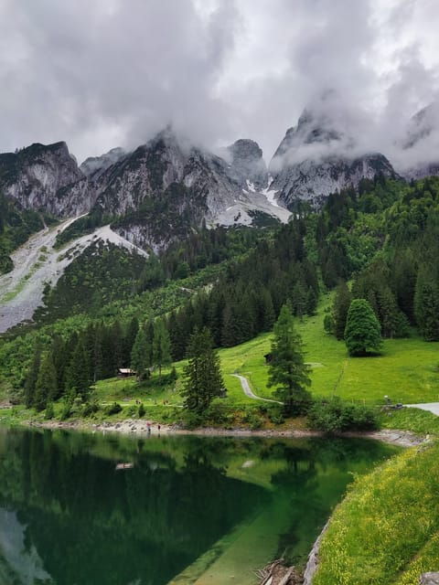 gosau-lake-and-cable-car-easy-hiking-private-guided-tour