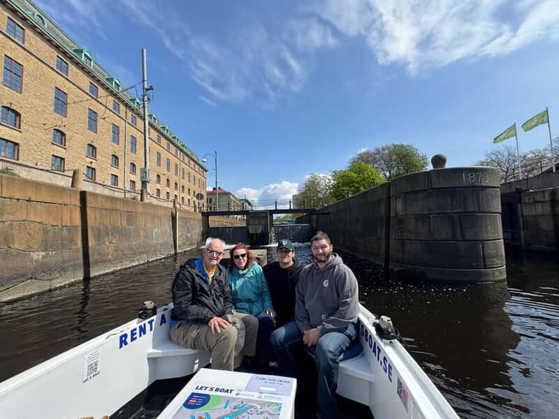 Gothenburg: Private Göta Älv Boat Tour with Pickup - FAQs