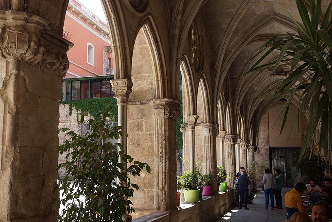 gothic-quarter-beyond-leisurely-local-discoveries
