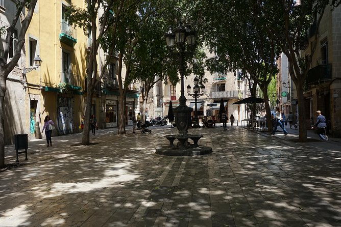 gothic-quarter-beyond-leisurely-local-discoveries