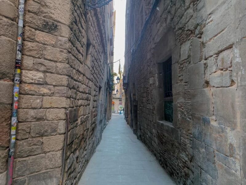 gothic-quarter-gaudis-treasures-small-group-tour