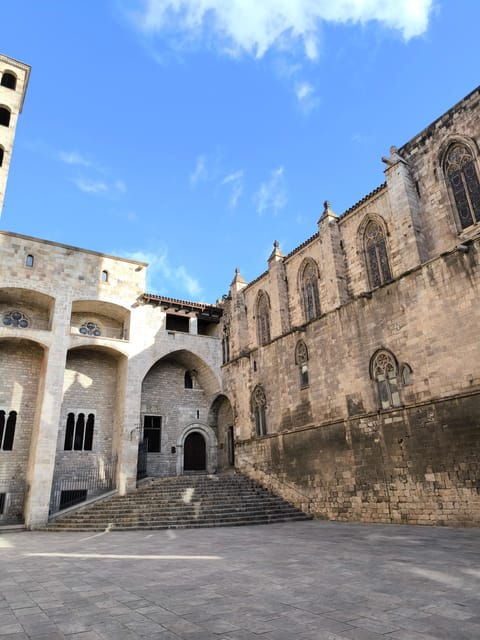 gothic-quarter-gaudis-treasures-small-group-tour