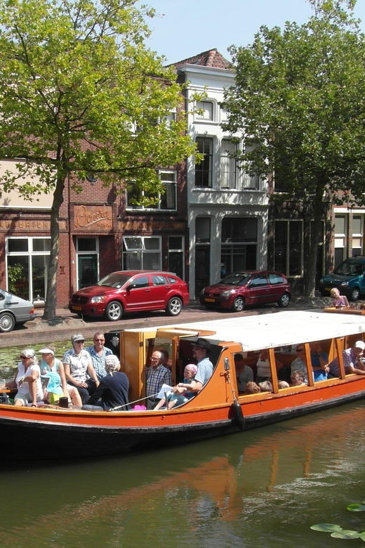 gouda-historical-canal-cruise