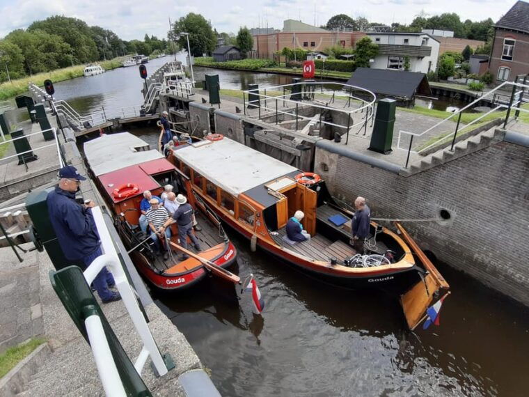 gouda-historical-canal-cruise