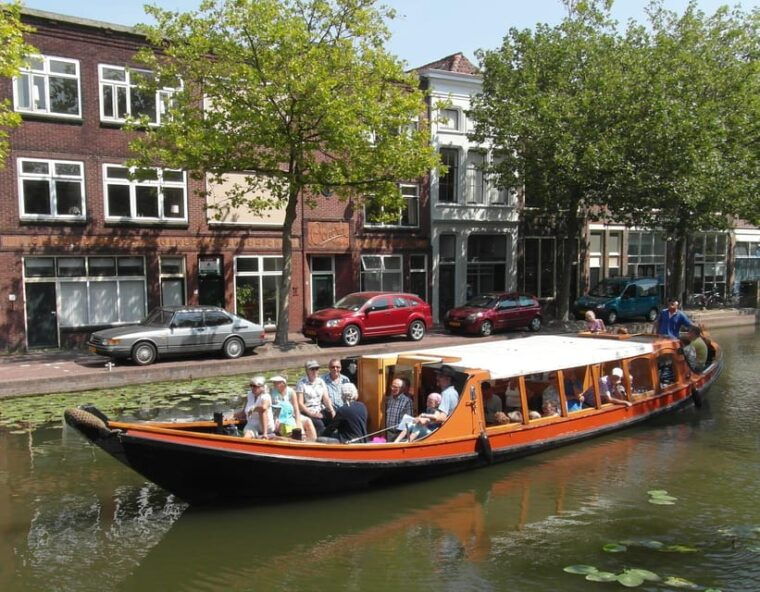 gouda-historical-canal-cruise