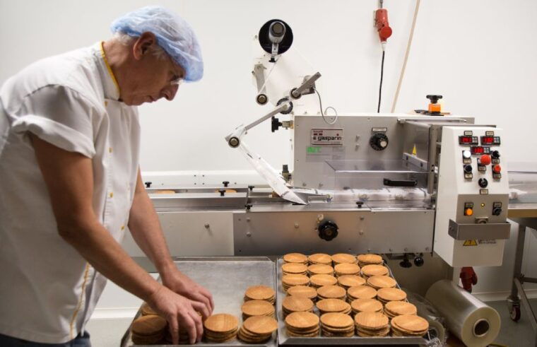 gouda-syrup-waffle-factory-ticket-with-a-waffle