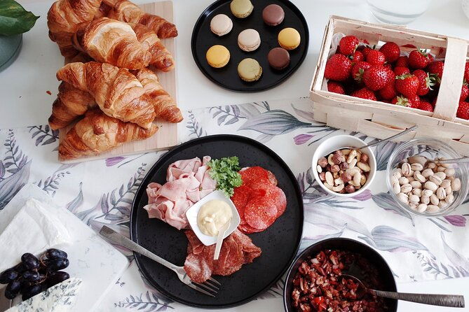 gourmet-brunch-with-chef-unlimited-drinks-stunning-river-views