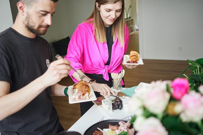 gourmet-brunch-with-chef-unlimited-drinks-stunning-river-views