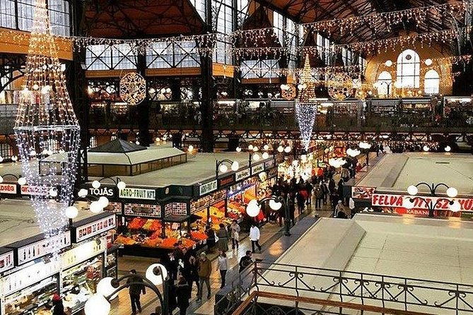 gourmet-market-walk-at-the-great-market-hall-of-budapest