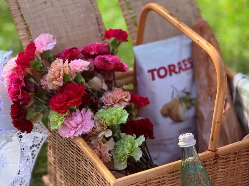 Gourmet Spanish Tapas Picnic in Retiro Park (Private) - Final Thoughts