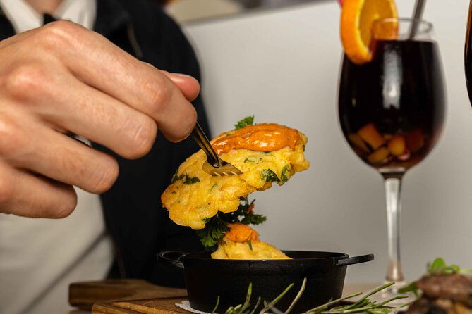 gourmet-tapas-and-wine-tour-in-alcudia-old-town