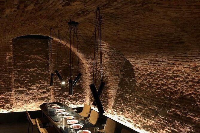 gourmet-tasting-of-iberian-ham-oil-and-wine-small-group-in-madrid