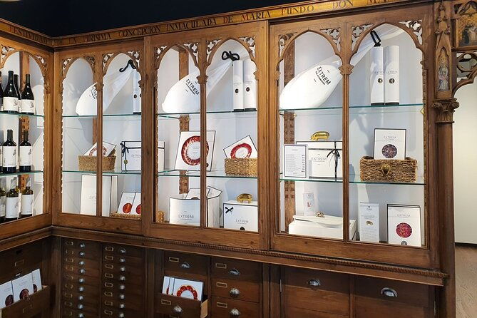 gourmet-tasting-of-iberian-ham-oil-and-wine-small-group-in-madrid