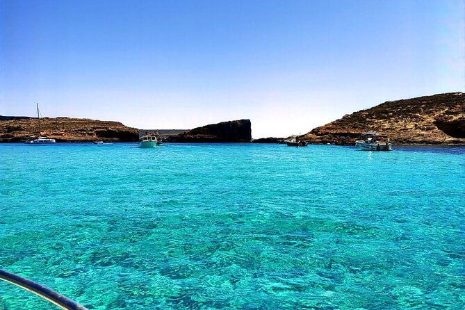 gozo-and-blue-lagoon-private-boat-trips-in-comino