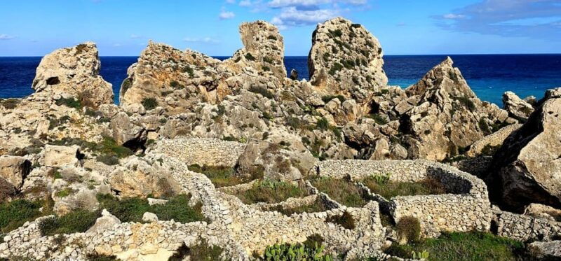 gozo-unveiled-guided-hiking-tour-with-bouldering