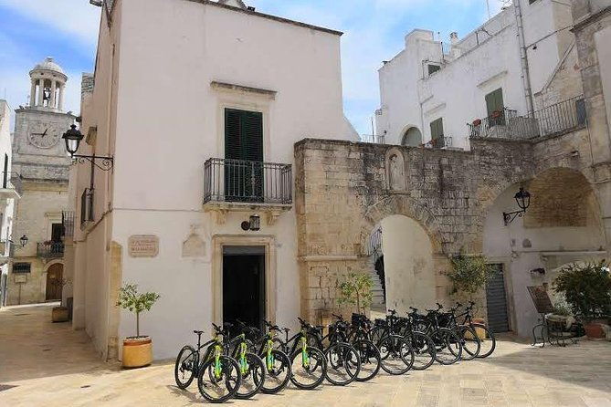 gps-tour-with-e-bike-on-cycleroute-of-acqueduct-pugliese-with-wine-tasting-directly-in-vineyards