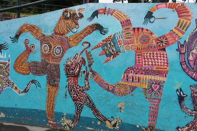 graffiti-tour-in-la-candelaria-bogota-with-transportation