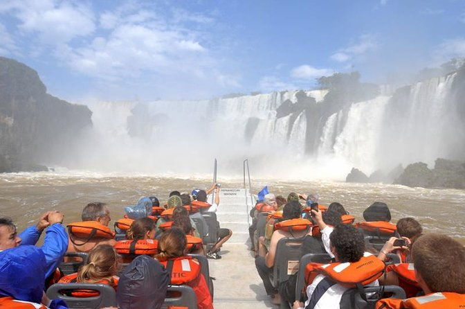 gran-aventura-iguazu-falls-4wd-ride-boat-navigation-in-iguazu