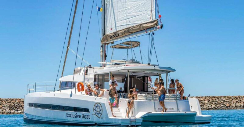 gran-canaria-catamaran-day-trip-with-food-and-drinks