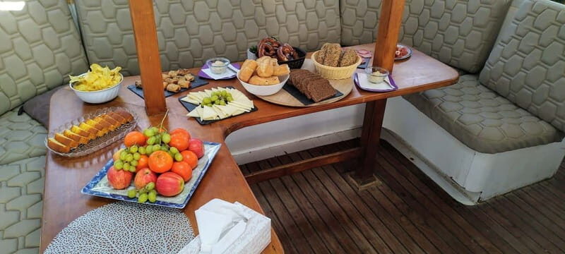 Gran Canaria: Catamaran Tour with Lunch and Drinks - What to Expect from the Catamaran Experience  
